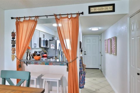Condo in Daytona Beach, Florida, 2 bedrooms  № 1798379 - photo 13