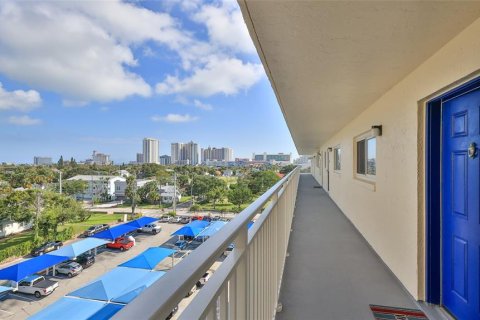 Condo in Daytona Beach, Florida, 2 bedrooms  № 1798379 - photo 7