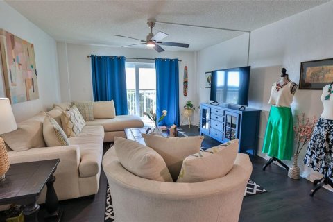 Condo in Daytona Beach, Florida, 2 bedrooms  № 1798379 - photo 15