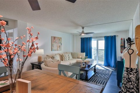 Condo in Daytona Beach, Florida, 2 bedrooms  № 1798379 - photo 17