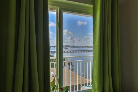 Condo in Daytona Beach, Florida, 2 bedrooms  № 1798379 - photo 22