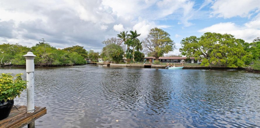 Villa ou maison à Wilton Manors, Floride 3 chambres, 204.76 m2 № 2146178