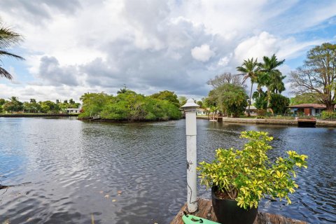 Villa ou maison à vendre à Wilton Manors, Floride: 3 chambres, 204.76 m2 № 2146178 - photo 7