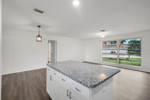 Casa en venta en Punta Gorda, Florida, 3 dormitorios, 137.5 m2 № 2325217 - foto 11
