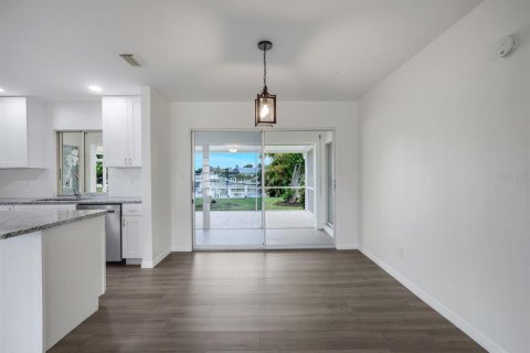 Casa en venta en Punta Gorda, Florida, 3 dormitorios, 137.5 m2 № 2325217 - foto 13