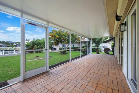 Casa en venta en Punta Gorda, Florida, 3 dormitorios, 137.5 m2 № 2325217 - foto 25