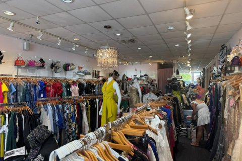 Propiedad comercial en venta en Aventura, Florida № 1865512 - foto 1