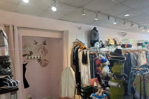 Propiedad comercial en venta en Aventura, Florida № 1865512 - foto 10