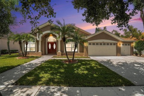 House in Odessa, Florida 4 bedrooms, 239.13 sq.m. № 1901071 - photo 1