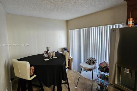 Villa ou maison à vendre à Sunrise, Floride: 3 chambres, 111.48 m2 № 2024075 - photo 12