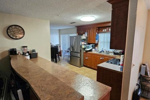 Villa ou maison à vendre à Sunrise, Floride: 3 chambres, 111.48 m2 № 2024075 - photo 10