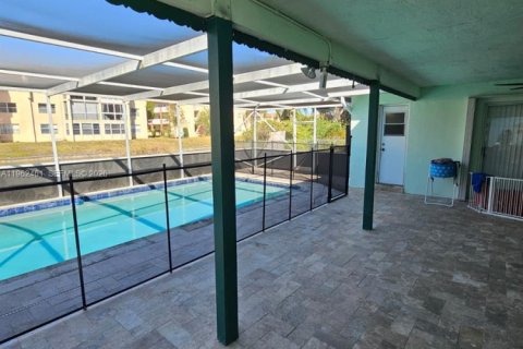 Villa ou maison à vendre à Sunrise, Floride: 3 chambres, 111.48 m2 № 2024075 - photo 15