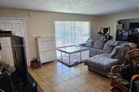 Villa ou maison à vendre à Sunrise, Floride: 3 chambres, 111.48 m2 № 2024075 - photo 7