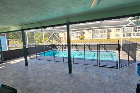 Villa ou maison à vendre à Sunrise, Floride: 3 chambres, 111.48 m2 № 2024075 - photo 14