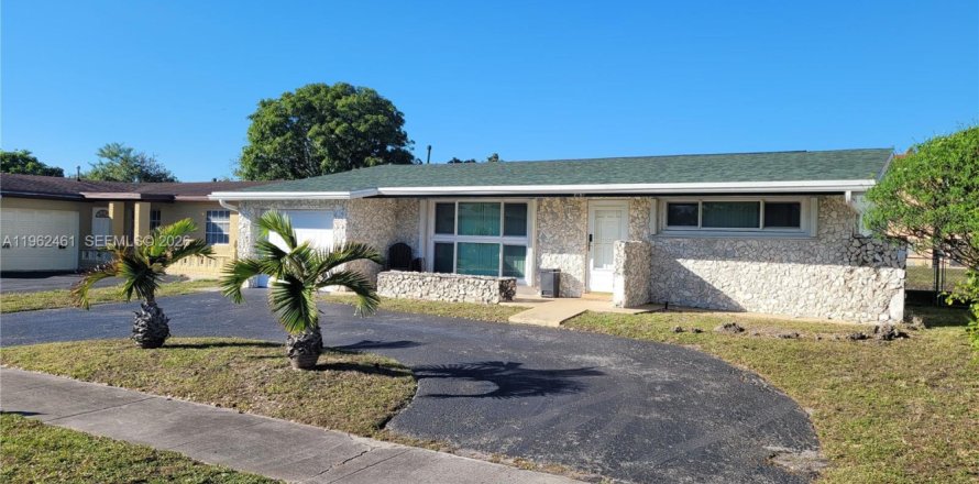 Villa ou maison à Sunrise, Floride 3 chambres, 111.48 m2 № 2024075