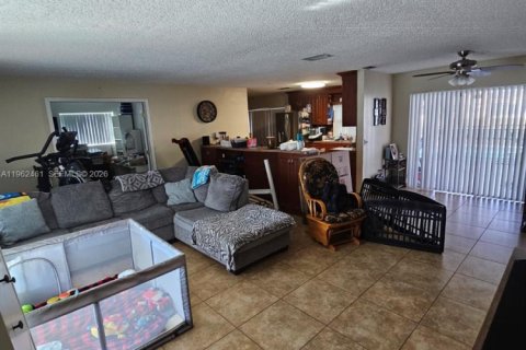 Villa ou maison à vendre à Sunrise, Floride: 3 chambres, 111.48 m2 № 2024075 - photo 5