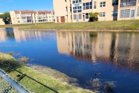 Villa ou maison à vendre à Sunrise, Floride: 3 chambres, 111.48 m2 № 2024075 - photo 22