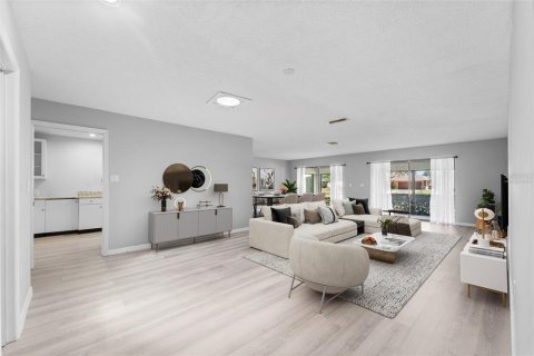 Condo in Sarasota, Florida, 3 bedrooms № 2156637 - photo 5