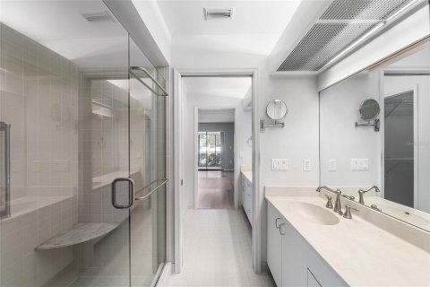 Condo in Sarasota, Florida, 3 bedrooms № 2156637 - photo 17