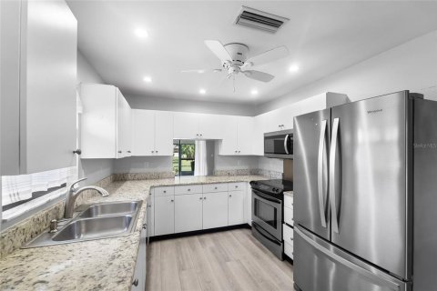 Condo in Sarasota, Florida, 3 bedrooms № 2156637 - photo 7