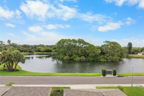 Condo in Sarasota, Florida, 3 bedrooms № 2156637 - photo 2