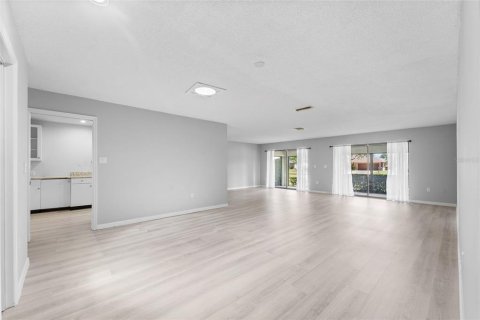 Condo in Sarasota, Florida, 3 bedrooms № 2156637 - photo 6