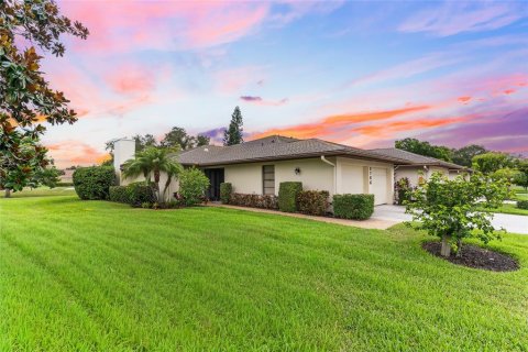 Condo in Sarasota, Florida, 3 bedrooms № 2156637 - photo 1