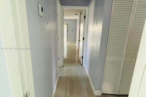 Снять в аренду виллу или дом в Пальметто-Бей, Флорида 3 спальни, 143.63м2, № 1990790 - фото 14