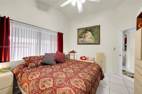 Villa ou maison à vendre à Miami, Floride: 3 chambres, 116.03 m2 № 1945513 - photo 28