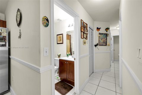 Villa ou maison à vendre à Miami, Floride: 3 chambres, 116.03 m2 № 1945513 - photo 19