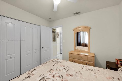 Villa ou maison à vendre à Miami, Floride: 3 chambres, 116.03 m2 № 1945513 - photo 23