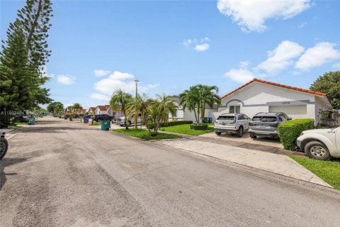 Villa ou maison à vendre à Miami, Floride: 3 chambres, 116.03 m2 № 1945513 - photo 3