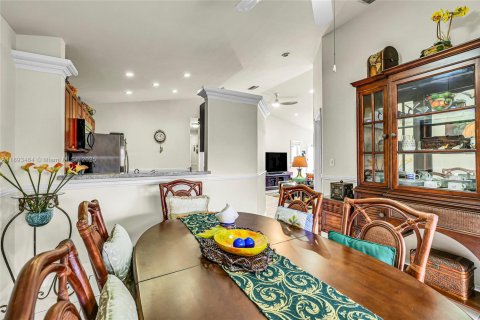 Villa ou maison à vendre à Miami, Floride: 3 chambres, 116.03 m2 № 1945513 - photo 16