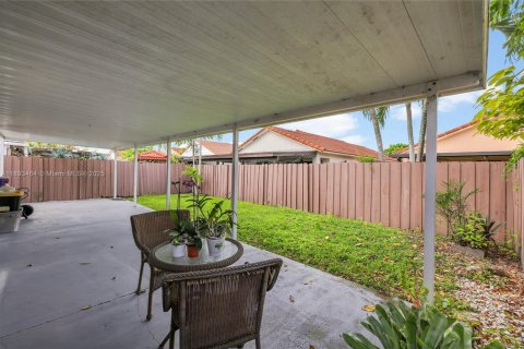 Villa ou maison à vendre à Miami, Floride: 3 chambres, 116.03 m2 № 1945513 - photo 30