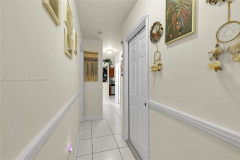 Villa ou maison à vendre à Miami, Floride: 3 chambres, 116.03 m2 № 1945513 - photo 25