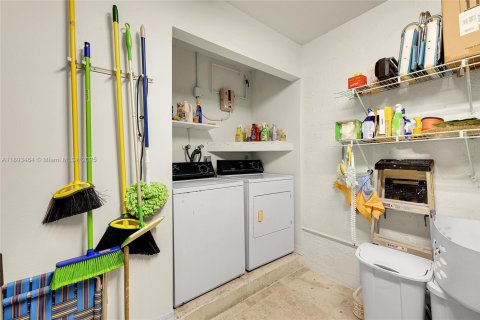 Villa ou maison à vendre à Miami, Floride: 3 chambres, 116.03 m2 № 1945513 - photo 26