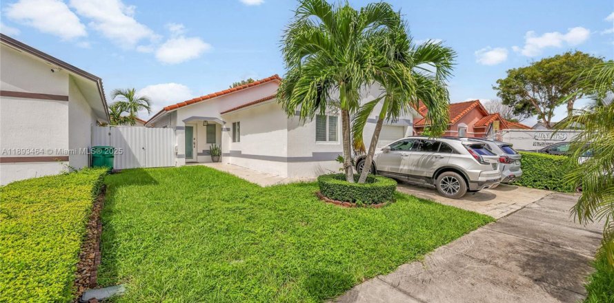 Villa ou maison à Miami, Floride 3 chambres, 116.03 m2 № 1945513
