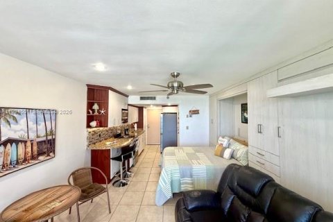 Купить кондоминиум в Санни-Айлс-Бич, Флорида 33.44м2, № 2056252 - фото 18