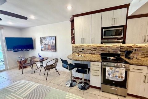 Купить кондоминиум в Санни-Айлс-Бич, Флорида 33.44м2, № 2056252 - фото 13