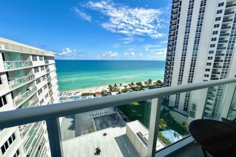 Купить кондоминиум в Санни-Айлс-Бич, Флорида 33.44м2, № 2056252 - фото 24