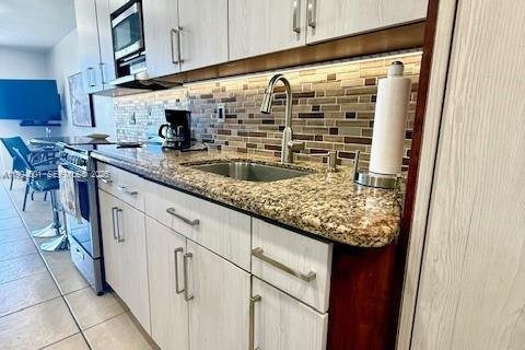 Купить кондоминиум в Санни-Айлс-Бич, Флорида 33.44м2, № 2056252 - фото 10