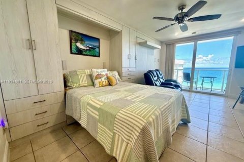 Купить кондоминиум в Санни-Айлс-Бич, Флорида 33.44м2, № 2056252 - фото 3