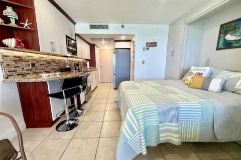 Купить кондоминиум в Санни-Айлс-Бич, Флорида 33.44м2, № 2056252 - фото 7