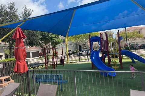 Adosado en venta en Miami, Florida, 3 dormitorios, 165.09 m2 № 2013426 - foto 22