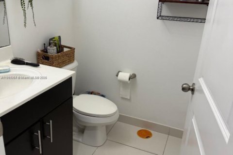 Adosado en venta en Miami, Florida, 3 dormitorios, 165.09 m2 № 2013426 - foto 18
