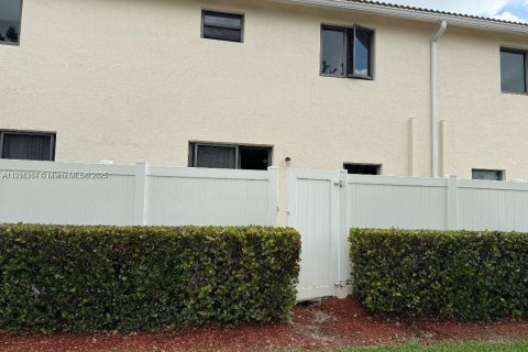 Adosado en venta en Miami, Florida, 3 dormitorios, 165.09 m2 № 2013426 - foto 19