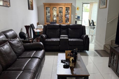 Adosado en venta en Miami, Florida, 3 dormitorios, 165.09 m2 № 2013426 - foto 16
