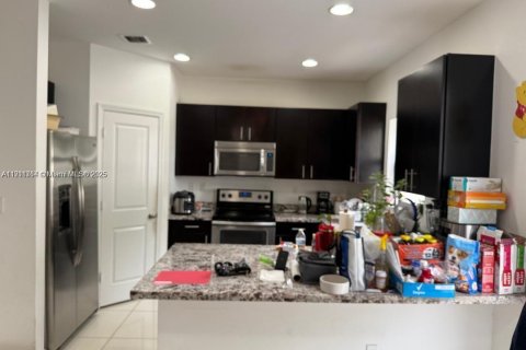 Adosado en venta en Miami, Florida, 3 dormitorios, 165.09 m2 № 2013426 - foto 26