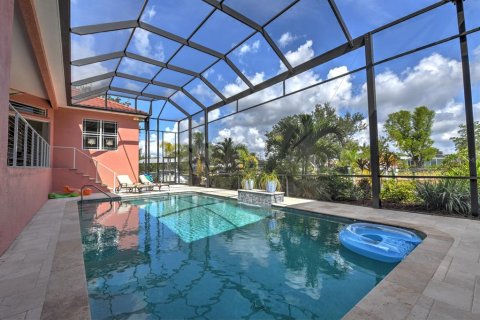 House in Port Charlotte, Florida 3 bedrooms, 323.39 sq.m. № 1758443 - photo 7