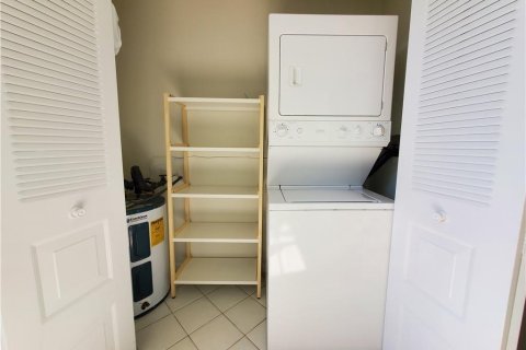Condominio en alquiler en Margate, Florida, 2 dormitorios, 92.9 m2 № 1159711 - foto 1